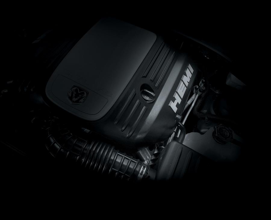  Dodge Magnum R/T 2005 года  (фото 9 из 39)